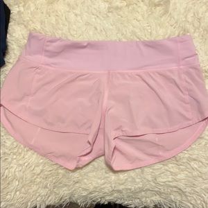 lulu lemon 2.5 inch pink shorts